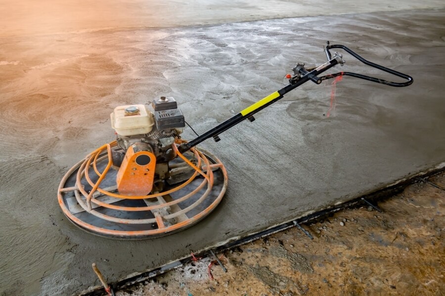 An equipment for concrete finishing