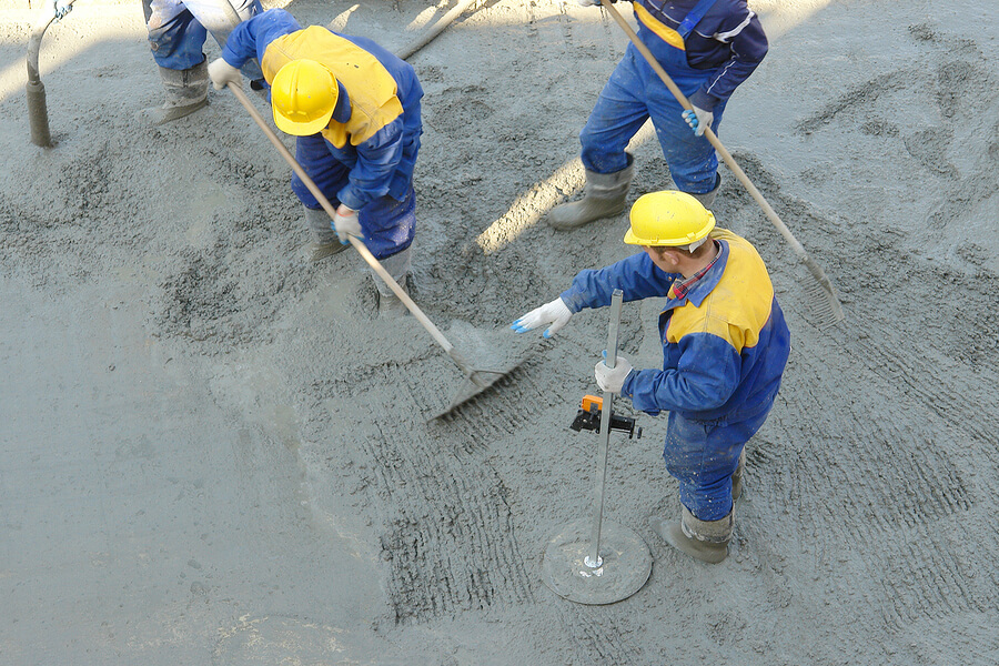 men working the concrete